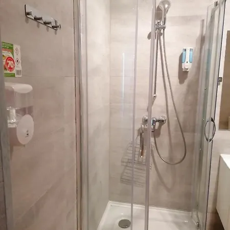 Apartment Tulip - Jednoosobowy Nr 3 Ze Wspolna Lazienka I Kuchnia *