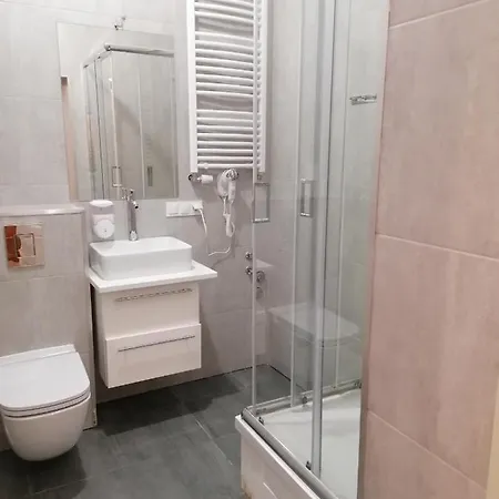 Apartamento Tulip - Jednoosobowy Nr 3 Ze Wspolna Lazienka I Kuchnia Estetino
