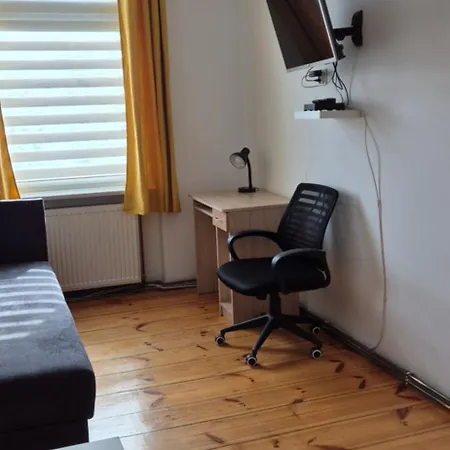 Tulip - Jednoosobowy Nr 3 Ze Wspolna Lazienka I Kuchnia * Estetino