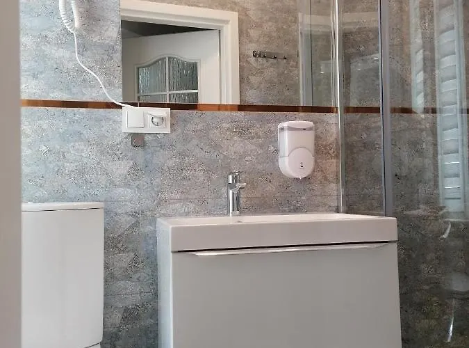 Tulip - Jednoosobowy Nr 3 Ze Wspolna Lazienka I Kuchnia *